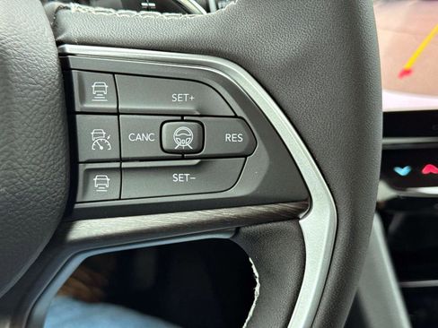 New 2026 Jeep Grand Cherokee Limited image 16