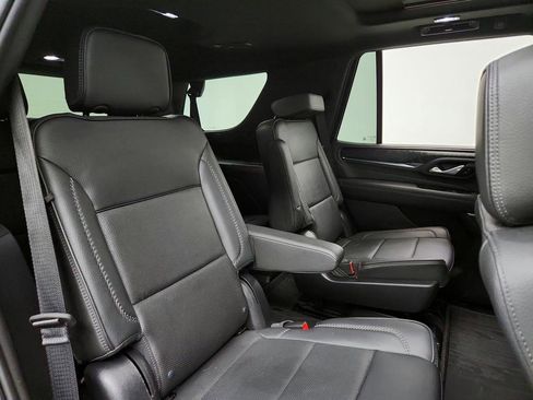 Used 2022 GMC Yukon Denali w/ Denali Premium Package image 28