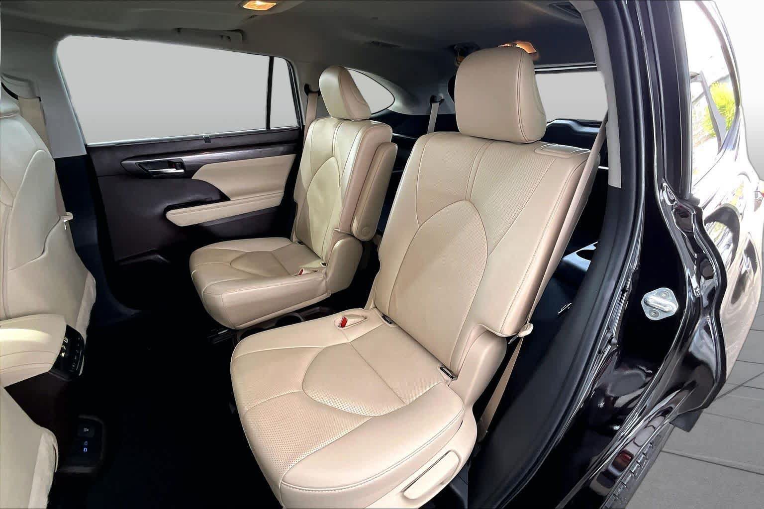 Used 2022 Toyota Highlander Limited AWD/4WD image 19