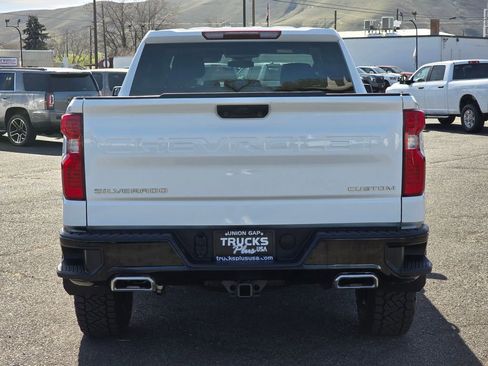 Used 2024 Chevrolet Silverado 1500 Custom Trail Boss image 4