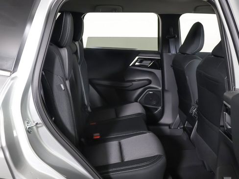 New 2026 Mitsubishi Outlander ES image 31