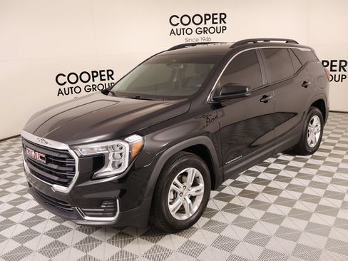 Used 2024 GMC Terrain SLE w/ Driver Convenience Package FWD image 10