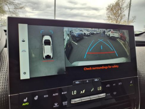 Certified 2023 Subaru Solterra Limited image 6