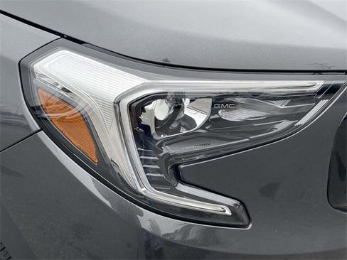 Used 2021 GMC Terrain SLT w/ Elevation Edition image 13