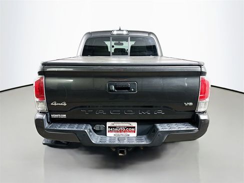 Used 2016 Toyota Tacoma Limited image 6