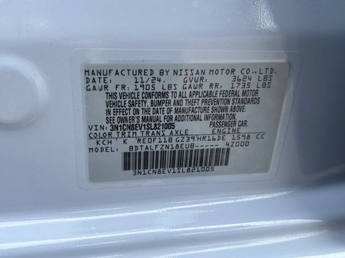 Used 2025 Nissan Versa SV FWD image 27