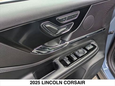 Used 2025 Lincoln Corsair FWD w/ Equipment Group 101A image 11