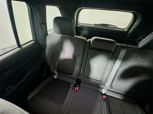 Used 2024 Jeep Grand Cherokee Laredo w/ Luxury Tech Group I image 12