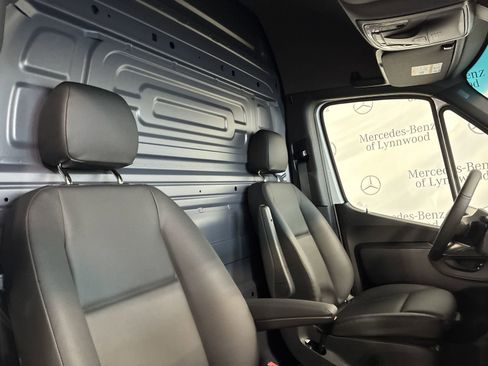 New 2025 Mercedes-Benz Sprinter 2500 image 14