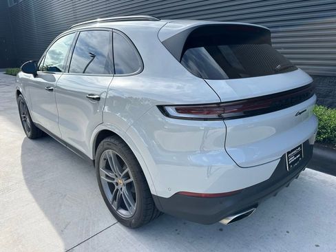 Certified 2024 Porsche Cayenne AWD/4WD image 3