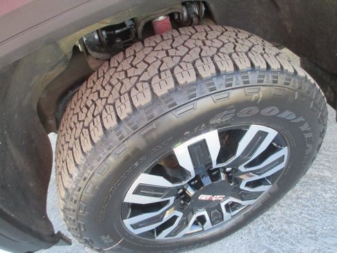 Certified 2024 GMC Sierra 2500 AT4 w/ AT4 Premium Plus Package image 12