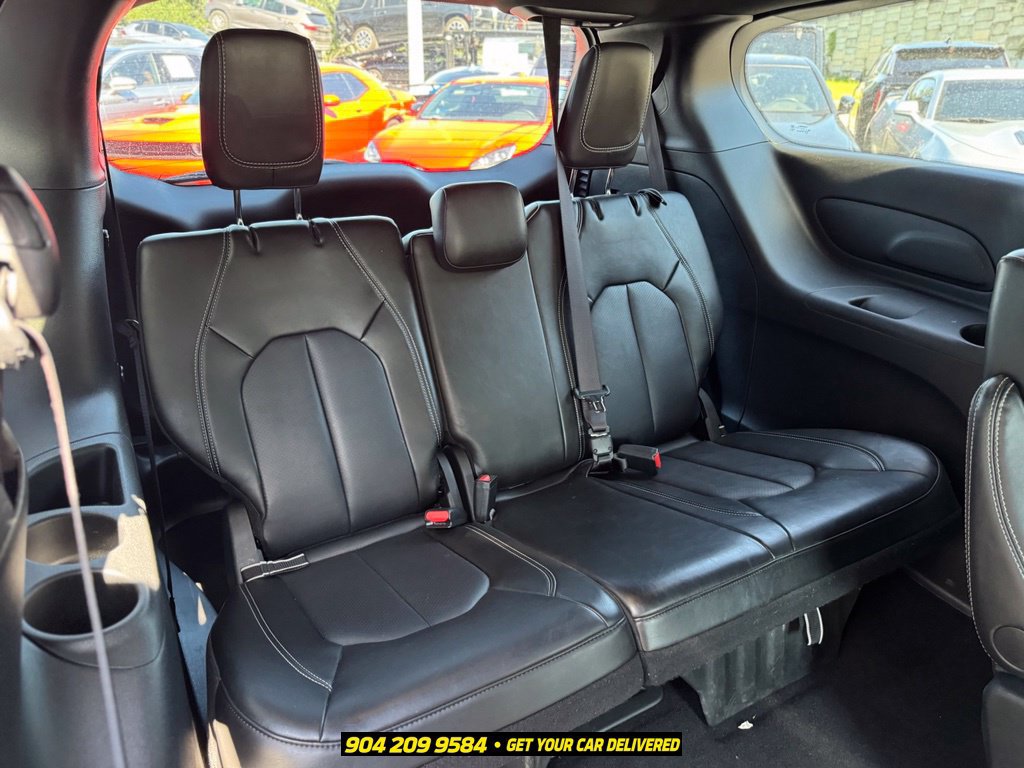 Used 2025 Chrysler Pacifica Select FWD image 24