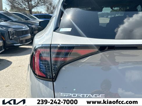 New 2026 Kia Sportage EX image 10