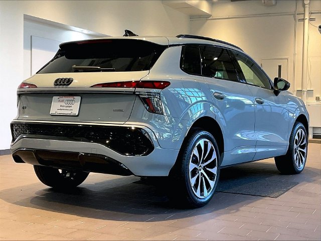 New 2026 Audi Q3 quattro 2.0T AWD/4WD image 2