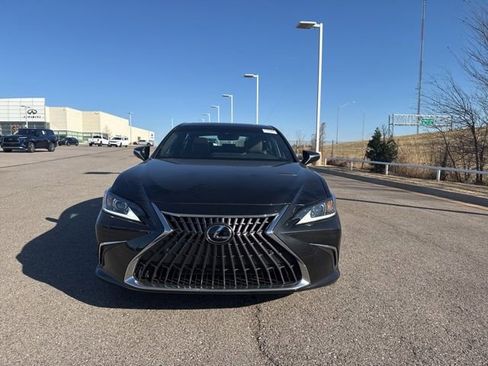 Used 2025 Lexus ES 350 w/ Premium Package image 2