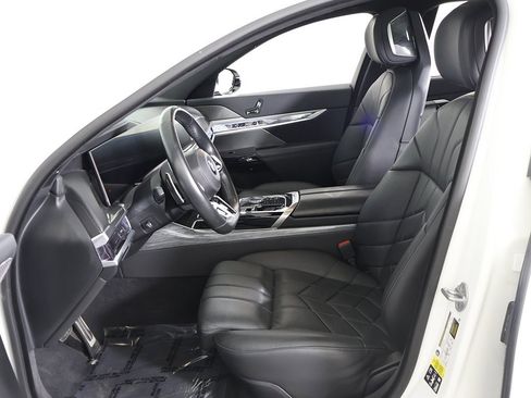 Used 2023 BMW 760i xDrive w/ Parking Assistance Package image 34