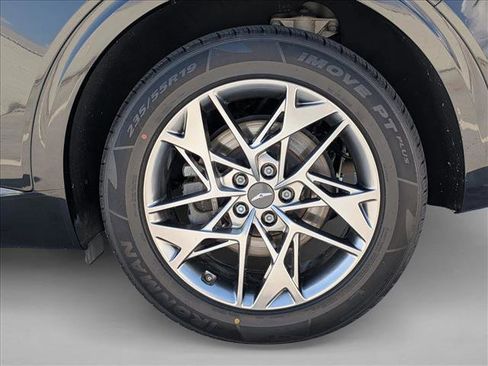 Used 2022 Genesis GV70 2.5T w/ Advanced Package AWD/4WD image 26