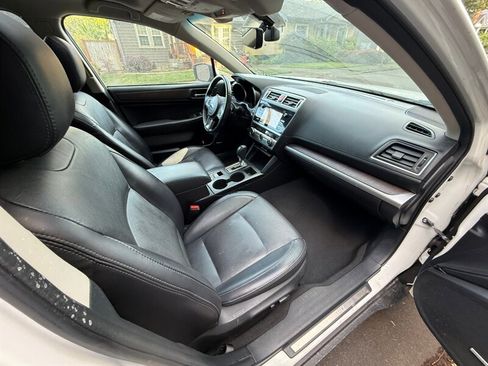 Used 2017 Subaru Outback 3.6R Limited image 10