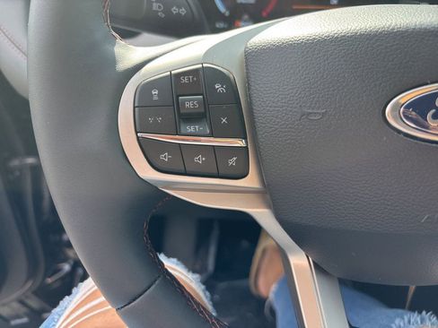 New 2026 Ford Explorer Active RWD image 30