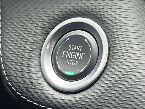 Used 2025 Chevrolet Equinox LT w/ Convenience Package II image 32