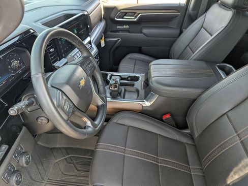Used 2025 Chevrolet Silverado 1500 High Country image 23