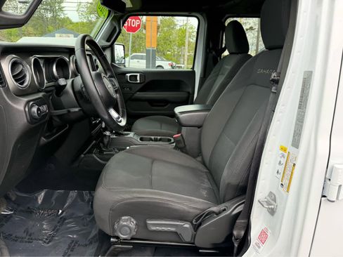 Used 2018 Jeep Wrangler Unlimited Sahara AWD/4WD image 14