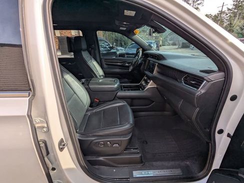 Used 2021 GMC Yukon Denali image 15