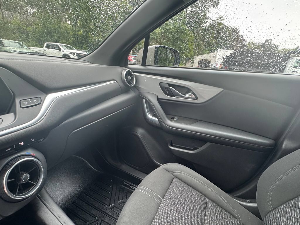 Used 2021 Chevrolet Blazer LT AWD/4WD image 31