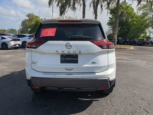 Certified 2025 Nissan Rogue SL w/ Tech Package image 6