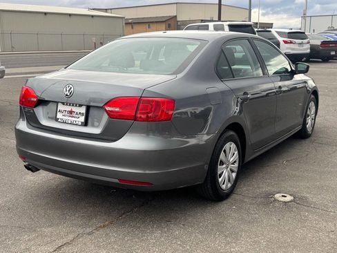 Used 2013 Volkswagen Jetta S image 4