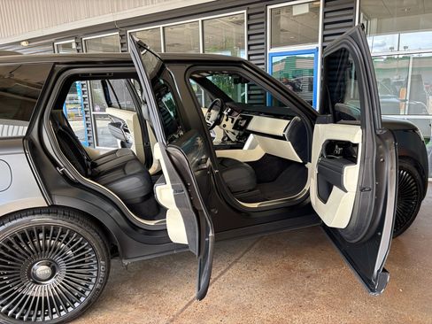 Used 2023 Land Rover Range Rover SE image 30