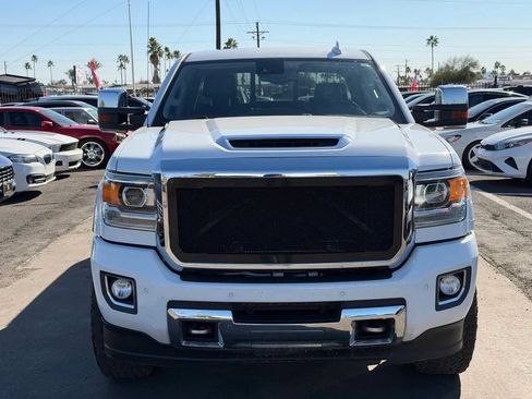 Used 2019 GMC Sierra 2500 Denali w/ Duramax Plus Package AWD/4WD image 14