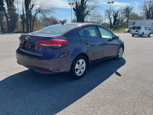 Used 2017 Kia Forte LX w/ LX Popular Package image 2