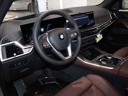 Used 2026 BMW X5 sDrive40i RWD image 11