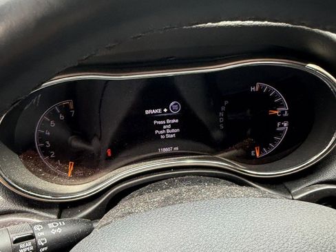 Used 2015 Jeep Grand Cherokee Laredo w/ Quick Order Package 23E AWD/4WD image 8