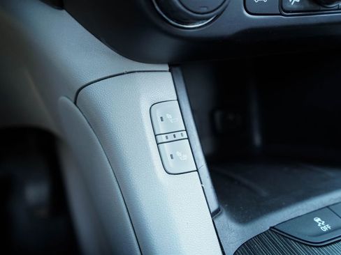 Used 2018 GMC Acadia SLT image 23