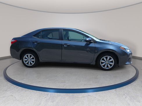 Used 2016 Toyota Corolla LE FWD image 5