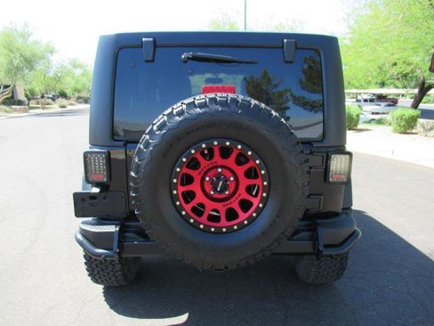 Used 2013 Jeep Wrangler Unlimited Sahara AWD/4WD image 3