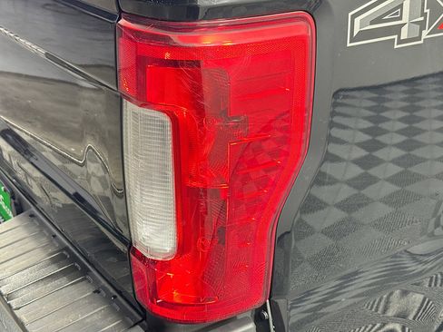 Used 2017 Ford F250 XLT w/ Snow Plow Prep Package image 27