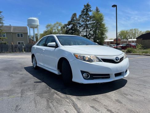 Used 2013 Toyota Camry SE FWD image 11