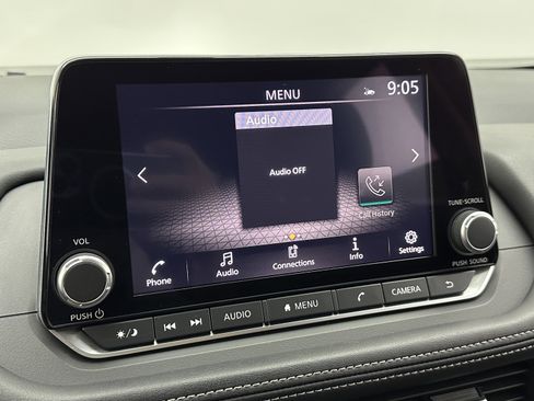 Used 2025 Nissan Rogue SV image 15