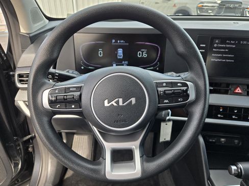 Used 2023 Kia Sportage LX FWD image 15