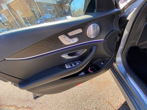 Used 2019 Mercedes-Benz E 300 image 32
