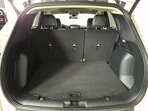 Used 2020 Ford Escape Titanium image 30