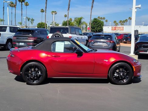 Certified 2022 MAZDA MX-5 Miata Club RWD image 27
