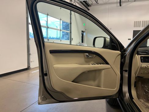 Used 2016 Volvo XC70 T5 Premier w/ Proximity Package AWD/4WD image 29
