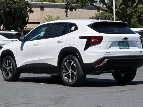 New 2026 Chevrolet Trax RS w/ Driver Confidence Package FWD image 5