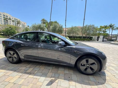 Used 2023 Tesla Model 3 Standard Range image 8
