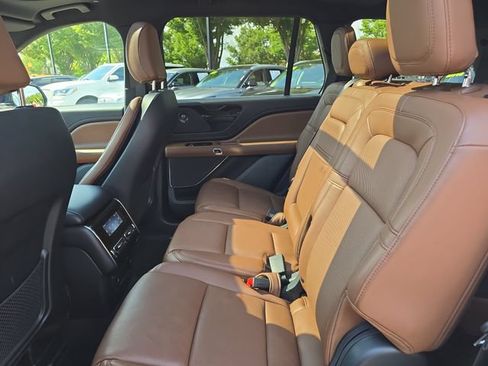 Used 2023 Lincoln Aviator Reserve w/ Equipment Group 201A AWD/4WD image 22