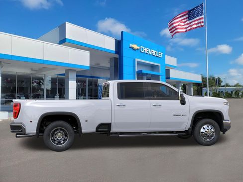New 2026 Chevrolet Silverado 3500 LTZ w/ LTZ Convenience Package AWD/4WD image 5
